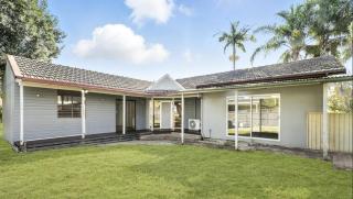 Master Room with Attached Bathroom close to Station and Shops - SH1 - Toongabbie West - 3