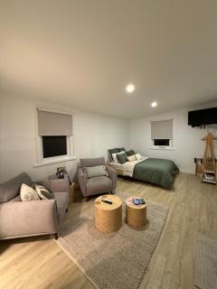 Mont-Eggo Boutique Garden Studio - New Town - 6