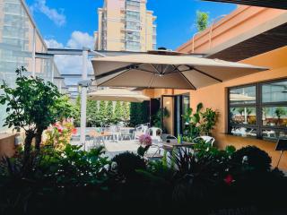 Dayin Hotel -Shanghai Hongqiao Beixinjing Metro Station Branch -Large Social Area -Bar -Café -Gym -Free Laundry Luggage Storage -24H Front Desk-English Service - Shanghai - 2