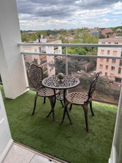 The Sunrise, Spacious, fully equipped, 2 parkings, 8p, tramway 1,2,4 - 2