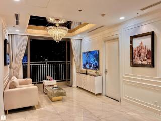 The Peak Suite at Landmark Plus - 1