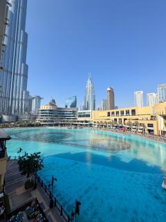 Dubai Fountain and Burj Khalifa view from the Balcony, 2 mins walk to Dubai Mall - 0