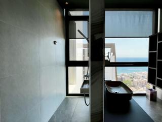 STAY ONLY Tower Suites - Limassol - 4