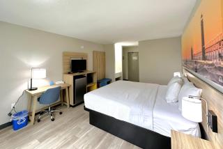 Days Inn by Wyndham Holland - Holland - 3