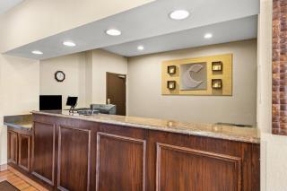 Comfort Inn Willow Springs US 60 and US 63 - 6