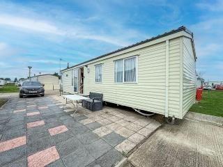 Superb 6 Berth Caravan At St Osyth Beach Holiday Park In Essex Ref 28062Fv - Clacton-on-Sea - 0