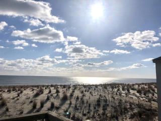 Single Family, Oceanfront, Beach Badges, Beach Equipment, View, Wifi, Ocean Front Home In Brant Beach 77448 - Brant Beach - 6