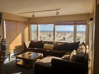 Single Family, Oceanfront, Beach Badges, Beach Equipment, View, Wifi, Ocean Front Home In Brant Beach 77448 - Brant Beach - 2