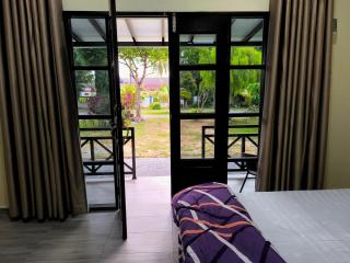 Kampung vibes with good location - 7