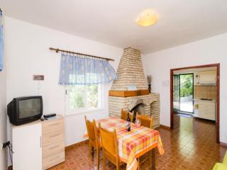 Holiday Home Blue Vineyard- Three Bedroom House with Terrace and Sea View - 9