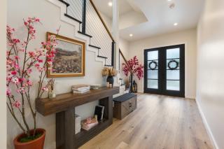 The Floral Home 4BR Downtown Dallas with Hot Tub - 4