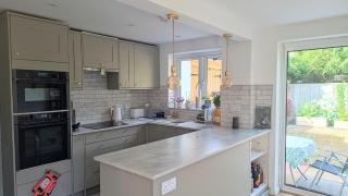 Welcome to No 2 - modern comfortable stay - Reading - 3