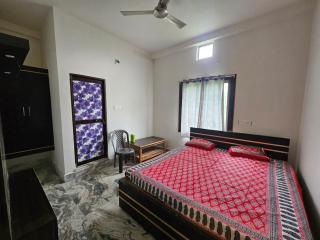 Pandit Devki Nandan Dharamsala & Guest House - 3