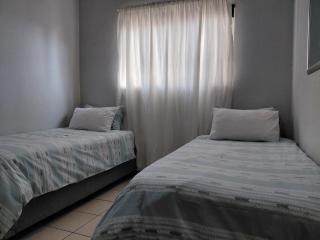 Shalom self catering Cottage - 6