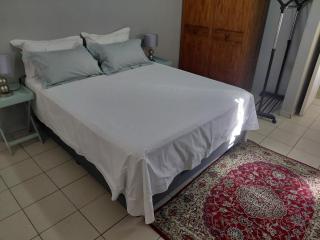 Shalom self catering Cottage - 9
