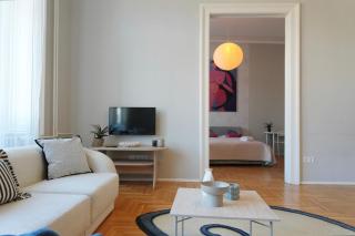 Grand & Artful Budapest Gem By Opera & with Views - 5