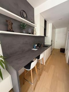 Moderný 1-izbový apartmán s terasou, raňajkami a parkovaním - Bratislava - 8