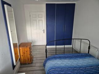 New Double room beside tramline - 8