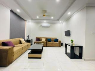 Premier in Holidays home - Lahore - 6