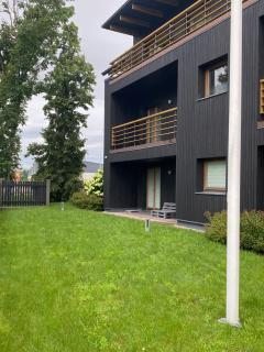 Elegant Riverside Flat - 0