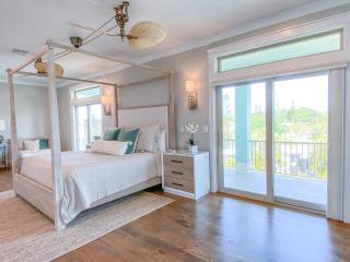 135 Island Escape- 5BR Home with Pool and Spa! home - 5