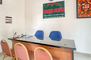 RedDoorz at Dimens House Sragen - Sragen - 9