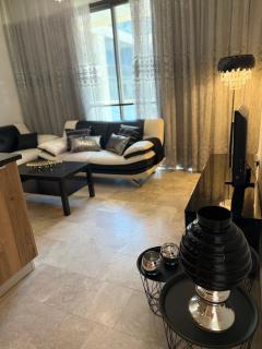 Luxury One-Bedroom Apartment in Damac Tower Abdali prime Location Stunning View - Amman - 0