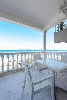 Blue Flag Beachfront Studios, Nilie Hospitality MGMT - 8