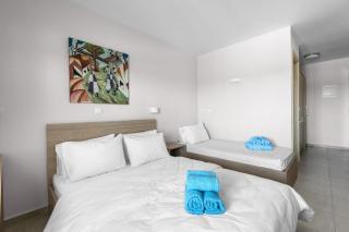 Blue Flag Beachfront Studios, Nilie Hospitality MGMT - 3