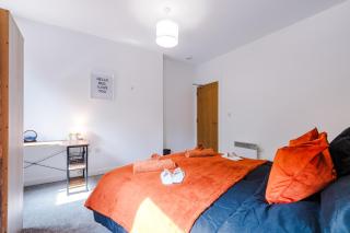 Pool Table, Stunning 2Bed Apt, Central Location - Liverpool - 8