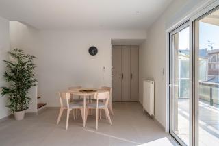 The Portside Getaway - 2BR, 2BA Duplex in Piraeus - Le Pirée - 7