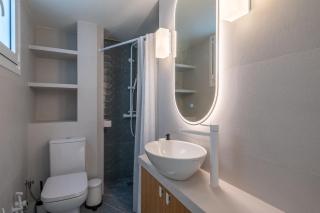 The Portside Getaway - 2BR, 2BA Duplex in Piraeus - Le Pirée - 3