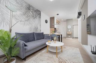 Grzybowska Stylish Apartment with Air Conditioning in Warsaw Wola by Noclegi Renters - Varsovie - 5