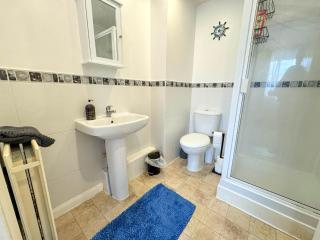 Spacious Beautiful London 2 Bedroom Apartment - 2 Bathrooms - 3