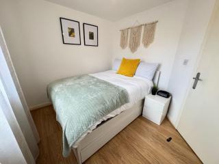 Spacious Beautiful London 2 Bedroom Apartment - 2 Bathrooms - 2