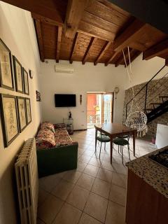 Mansarda con balcone nel cuore di Brenzone sul Garda - 8