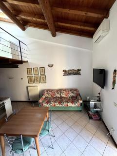 Mansarda con balcone nel cuore di Brenzone sul Garda - 7