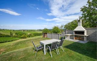 2 Bedroom Pet Friendly Home In Zelezna Gora - 9
