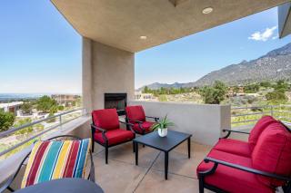 Luxury 4BR Retreat with Mountain views - Sandia Park - 0