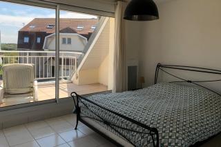 Bright apartment with balcony in the sun - 5