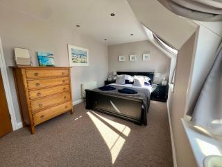 Pufflings, Padstow Coastal Cottage, Free Private Parking - 1