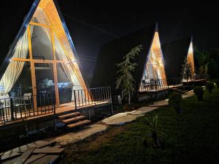 Bujtinat te Mullari - - 9