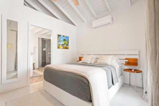 The location was perfect and on the ocean with lounging space - Placencia Village - 6