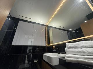 Stylish 1BR Skyline Views JVC Dubai - 7