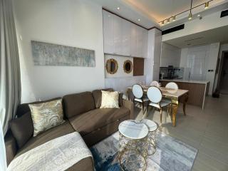 Stylish 1BR Skyline Views JVC Dubai - 4