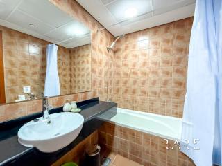 Rare Holiday Homes - Near City Center Ma'eisem - Lake view - Crescent Tower C - R806 - IMPZ - 4