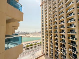 Rare Holiday Homes - Near City Center Ma'eisem - Lake view - Crescent Tower C - R806 - IMPZ - 1