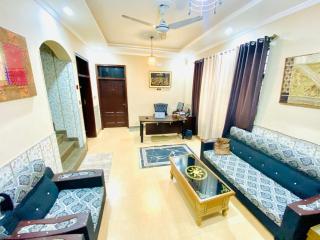 Comfort inn Luxury Living Guest House - Islamabad - 5