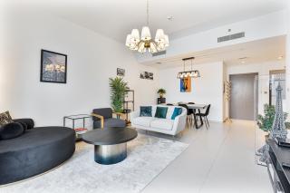 Sleek 3BR with Burj Park & Dubai Fountain view - 4