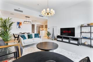Sleek 3BR with Burj Park & Dubai Fountain view - 0